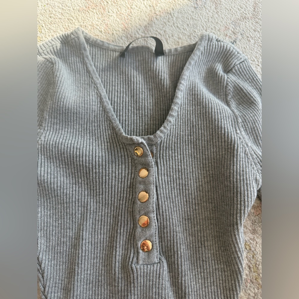 Hera Collection Gray Ribbed Long Sleeve stretchy - Picture 2 of 5